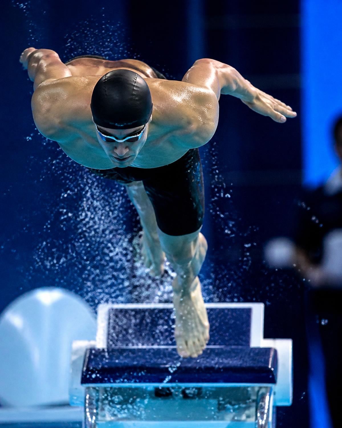 Swimmer preparing to race